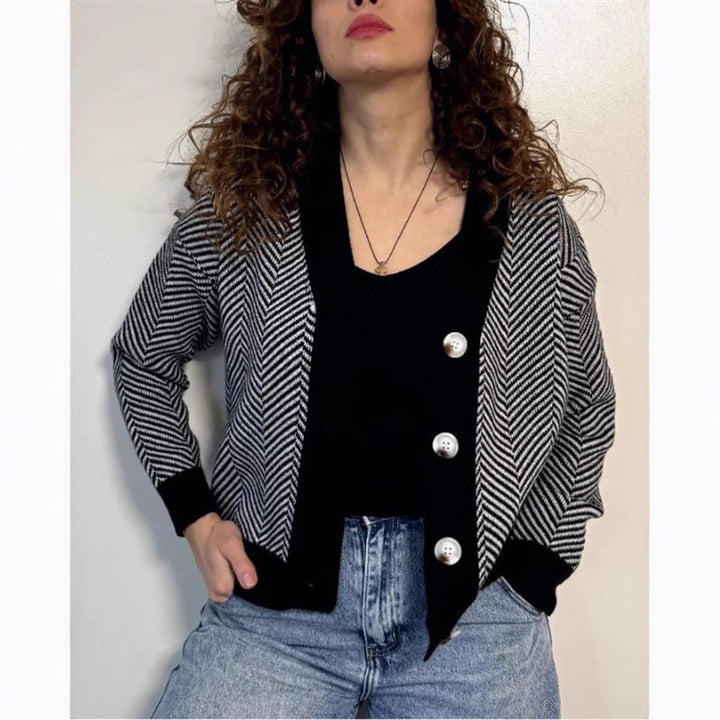 Elegant women's knitted cardigan with zigzag pattern Lune London