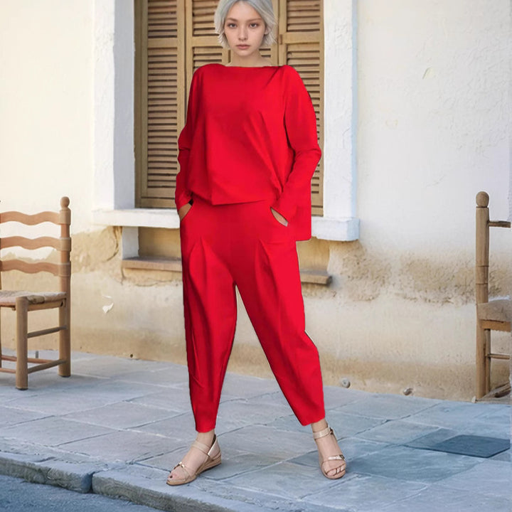 Sport leisure set for women with a soft material and a loose fit Lune London