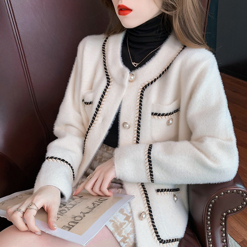 Cardigan Élégant pour Femmes avec Détails Contrastes et Poches Chic & Stil