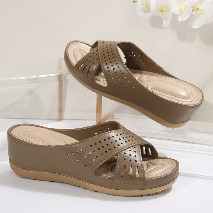 Women Comfortable Wedge Slides with Breathable Surface Structure and Ergonomic Sole Lune London