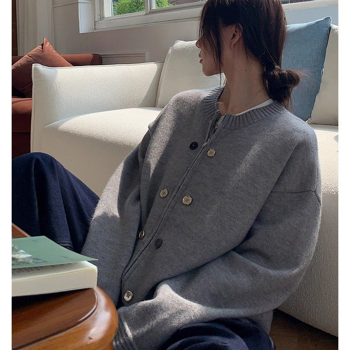 Cardigan pour femmes surdimensionné avec des détails de boutons et coupe décontractée Chic & Stil
