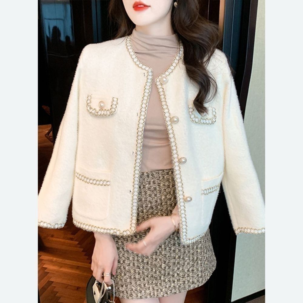 Femme Élégante Veste à Manches Courtes avec Détails en Bijoux Chic & Stil