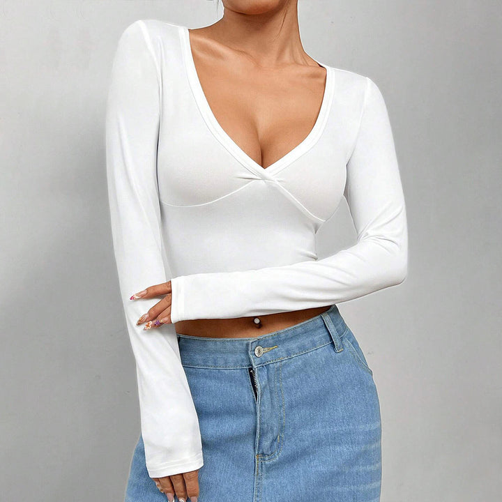 Top court à manches courtes pour femmes avec décolleté en V plongeant et design élégant à enroulement Chic & Stil