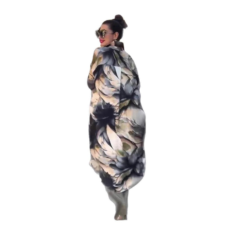 Trendy long t-shirt for women with floral print and relaxed fit Chic and Style