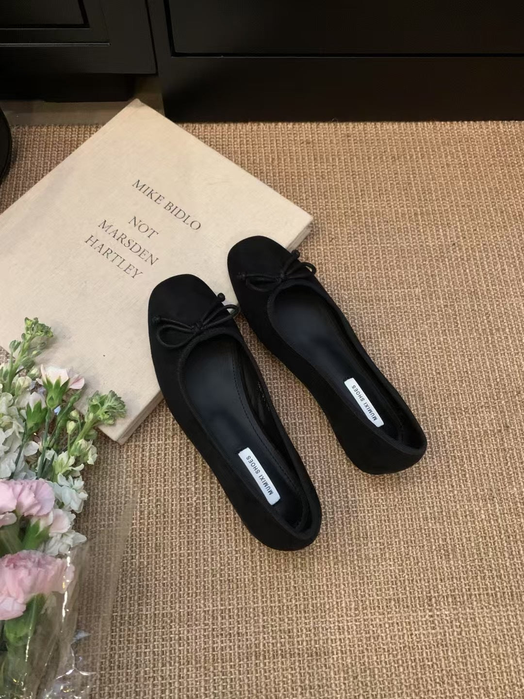 Women's ballerinas with delicate bow detail and velvety surface texture Lune London