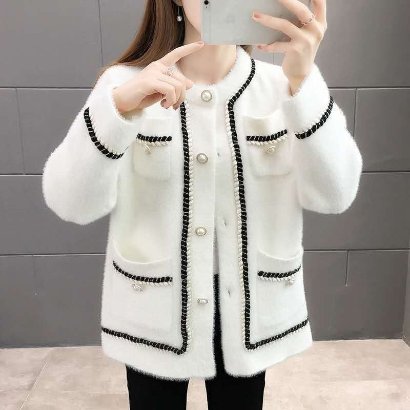Cardigan pour femmes avec mélange de coton à la mode et boutons en perles brillants Chic & Stil