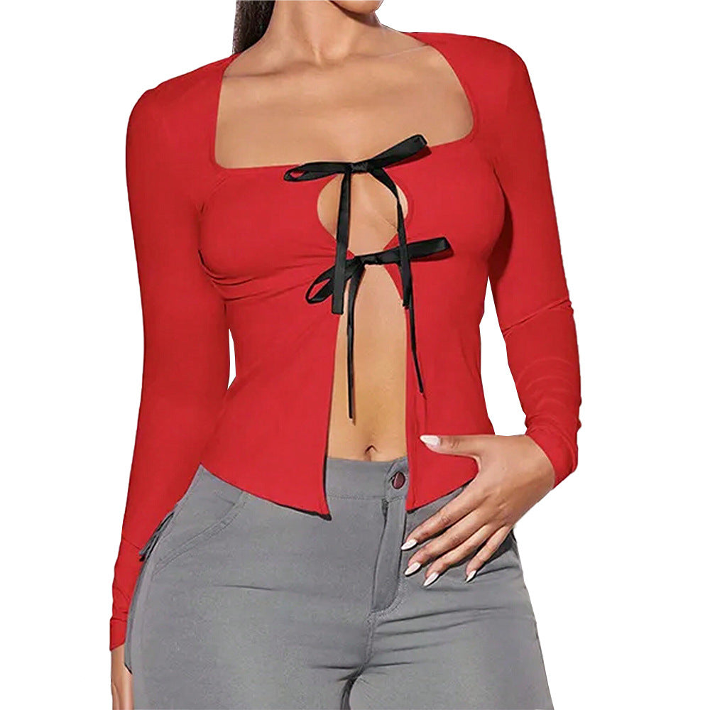 Blouse à manches longues pour femmes avec décolleté en clé séduisant et nœuds sophistiqués Chic & Stil