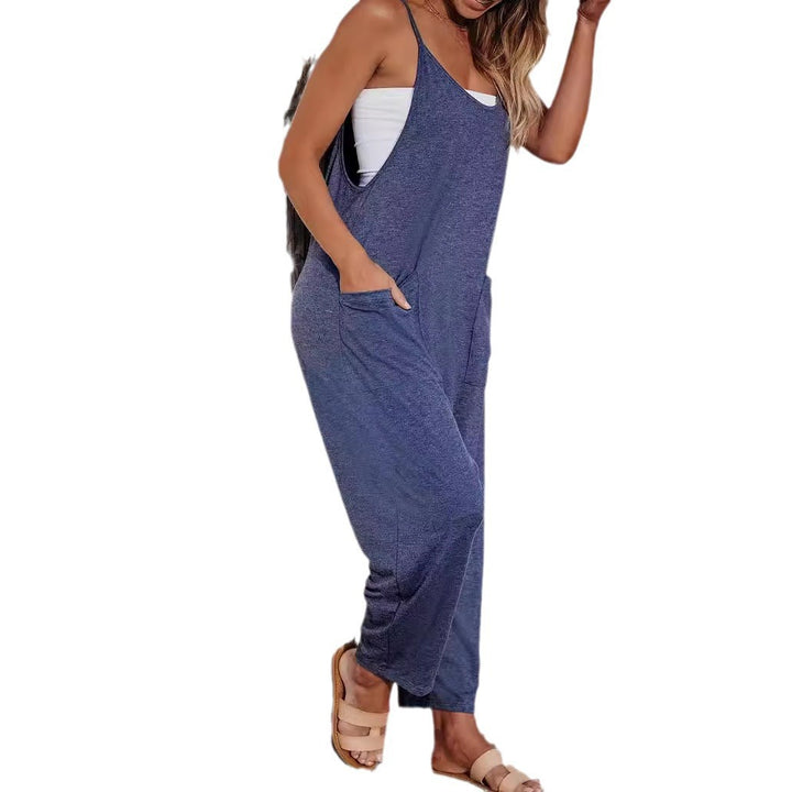 Casual women's overalls with side pockets and adjustable straps Lune London
