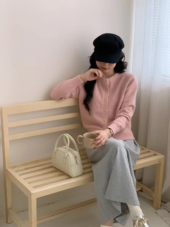 Cardigan femme avec des détails de boutons élégants et un matériau doux Chic & Stil