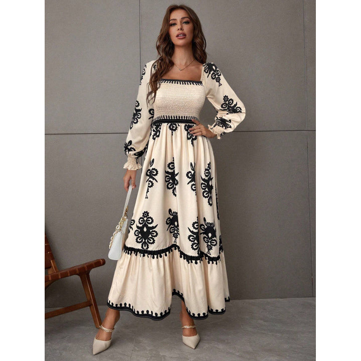 Women Elegant Maxi Dress with Puff Sleeve Cut and Floral Details Lune London