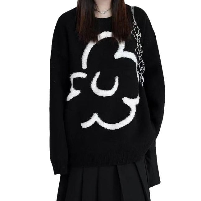 Casual knitted sweater for women with floral pattern Lune London