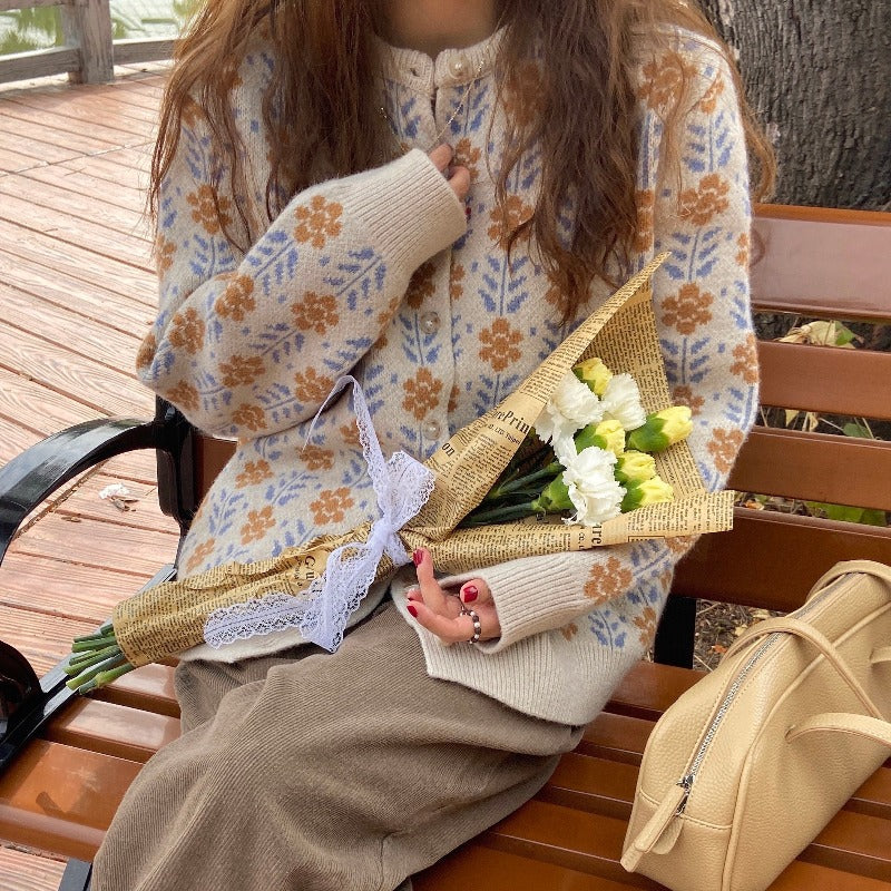 Women comfortable cardigan with floral patterns and high-quality buttons Lune London