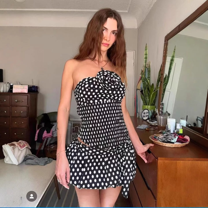 Dress for women with elastic waist and elegant tie straps Lune London