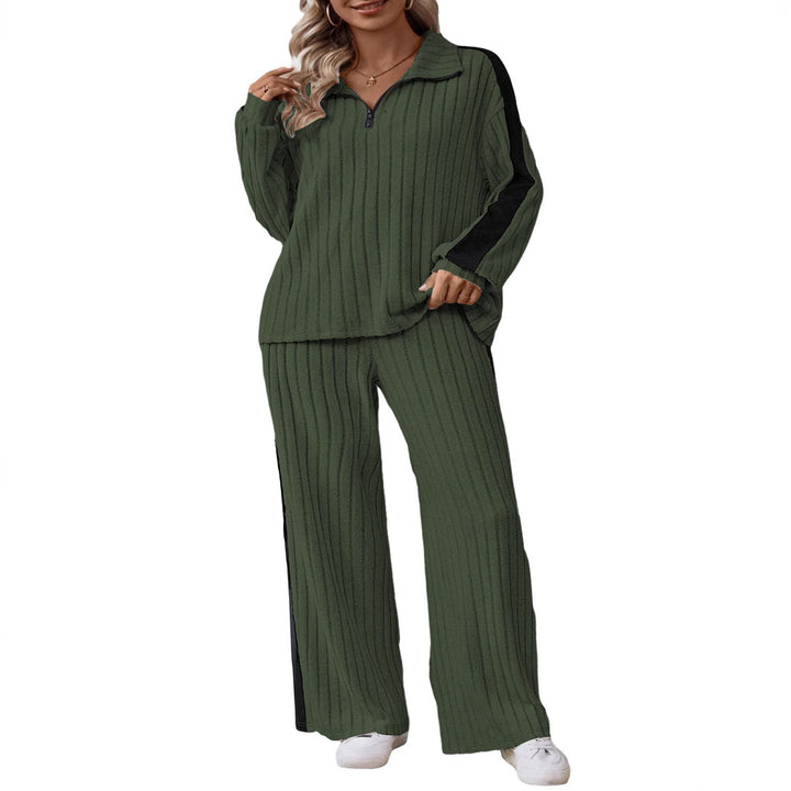 Comfortable loungewear set for women with textured fabric and half-zip Lune London