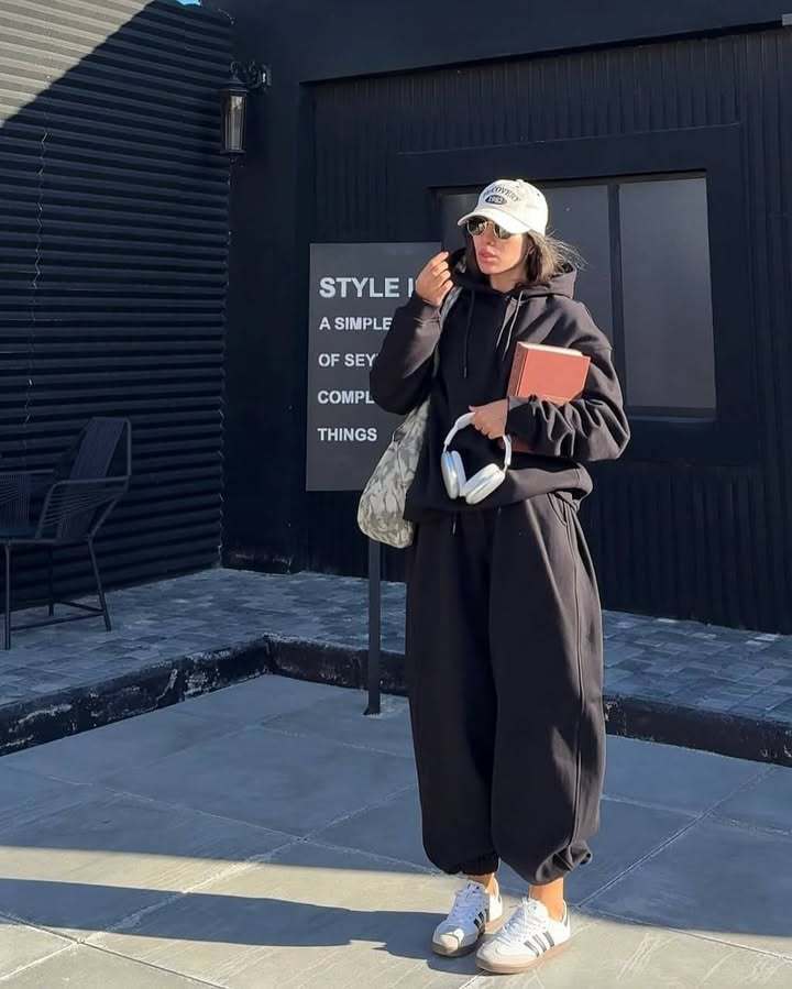 Women's Relaxed Oversized Jogging Suit Lune London