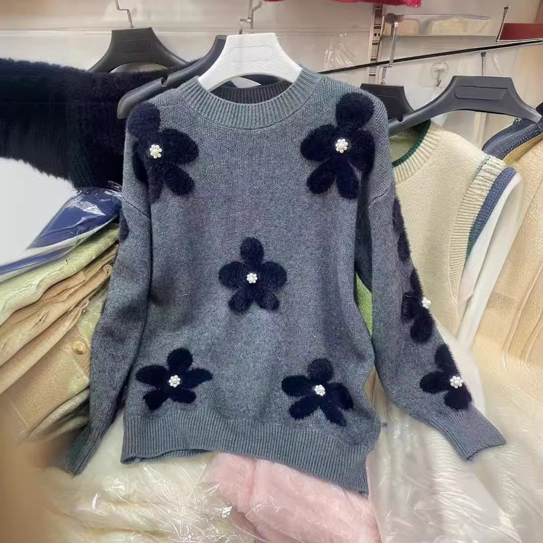 Cozy knitted sweater for women with pearl accents Lune London