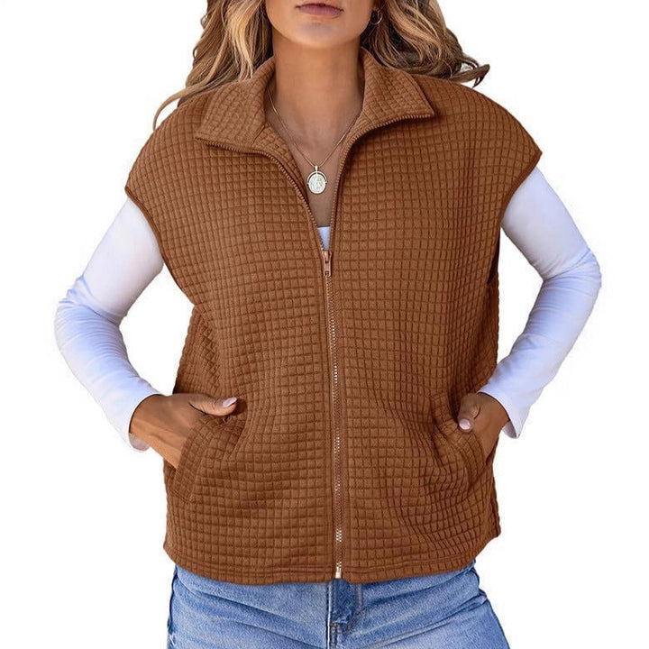 Quilted vest for women with practical zipper and side pockets Lune London
