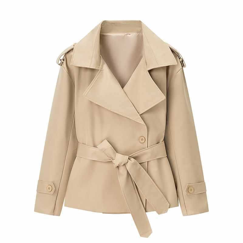 Elegant trench coat for ladies with a fitted cut and stylish details Lune London