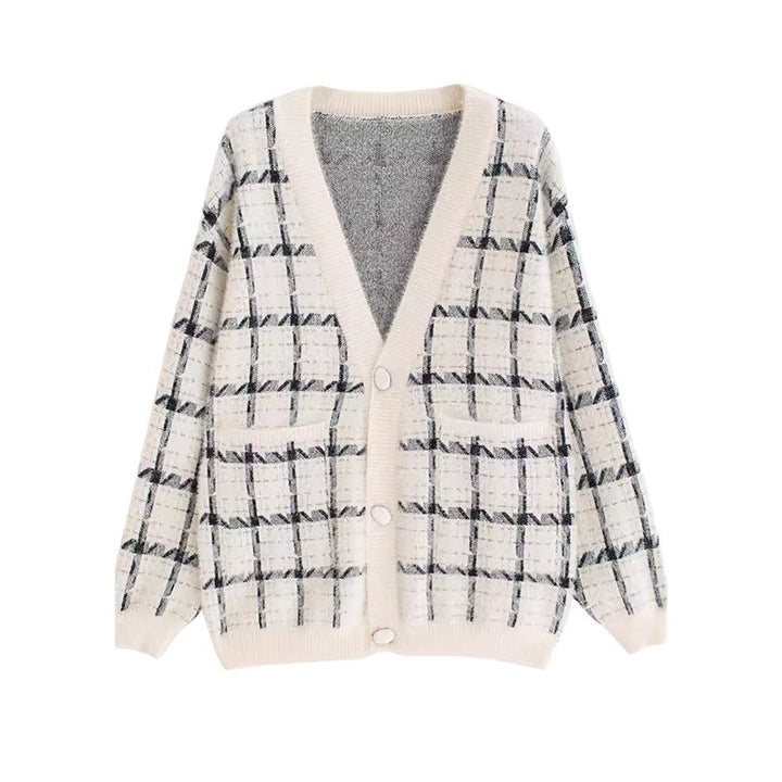 Ladies oversized cozy wool sweater with chic check pattern and style
