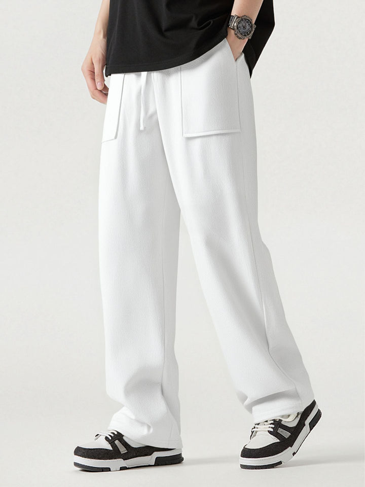Casual cargo pants for men with practical pockets and elastic waist Lune London