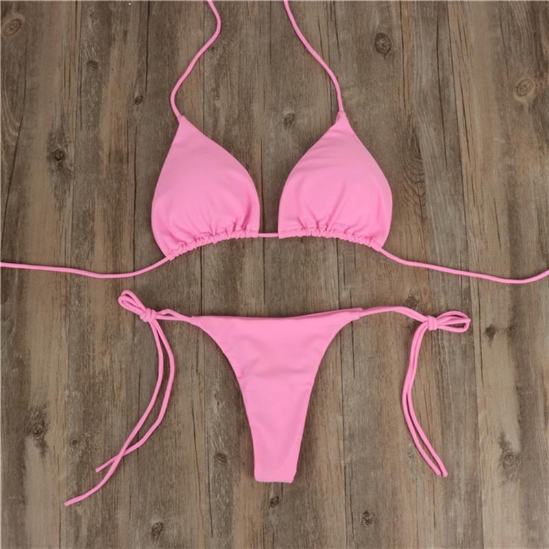 Women's bikini set with adjustable straps and minimalist design Chic und Stil