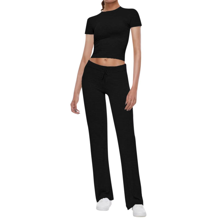 Women's sports set consisting of a crop top and wide pants Lune London