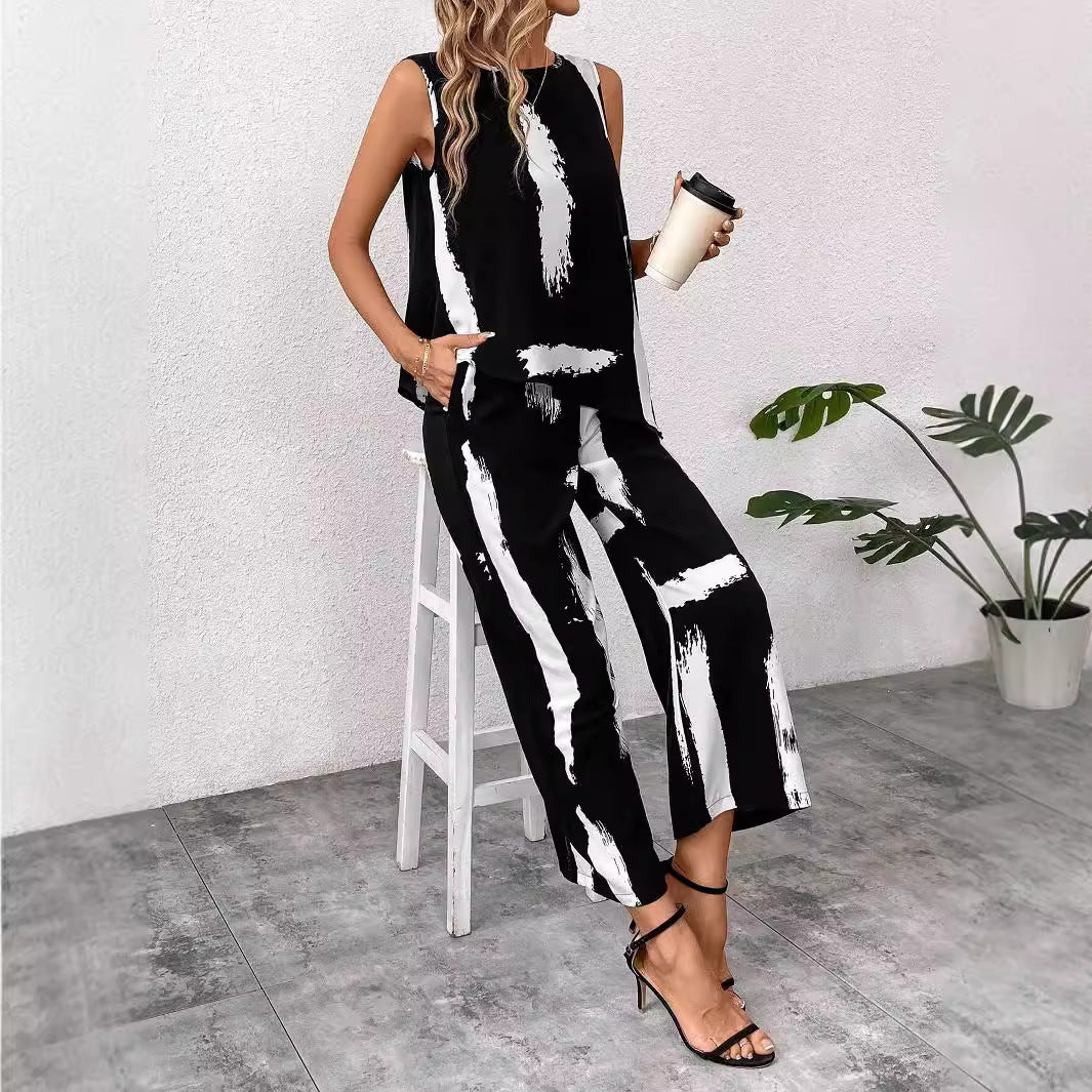 Women’s blouse set with a casual fit and trendy Lune London pattern