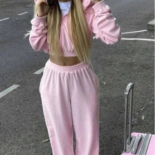 Lune London women's cropped sports set with hood and wide pants