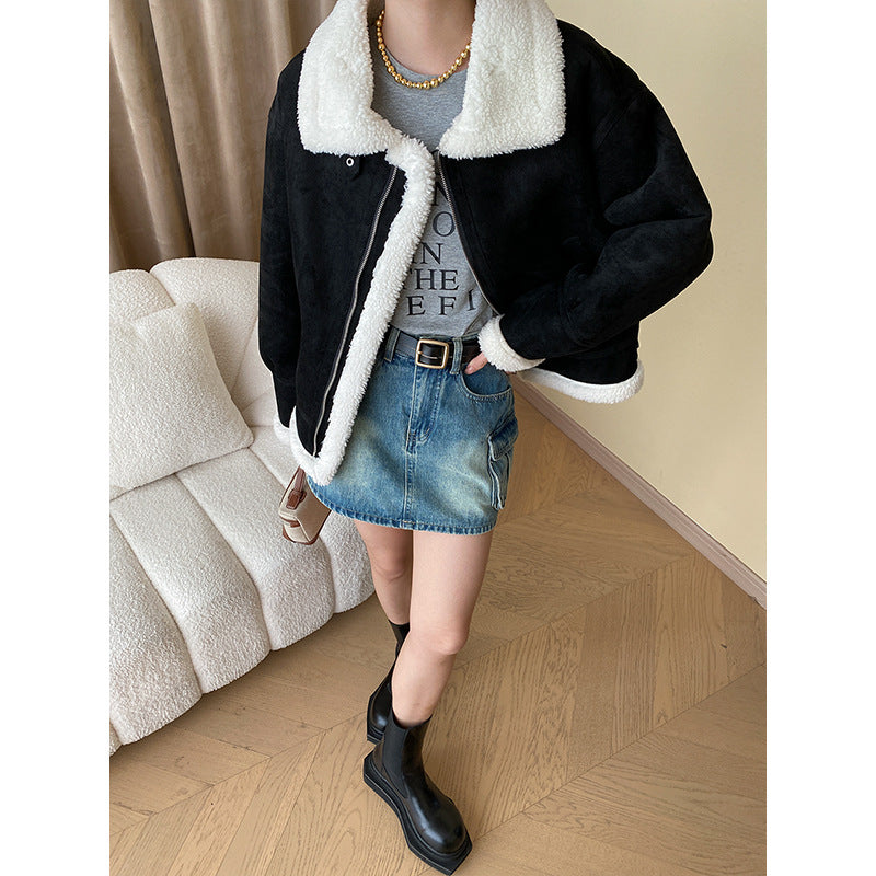 Women's fashionable teddy jacket with contrasting details Chic & Stil