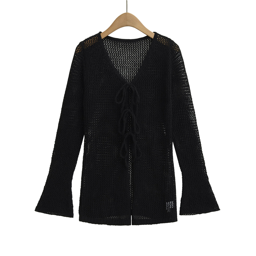 Knit sweater for women with V-neckline and lace Lune London