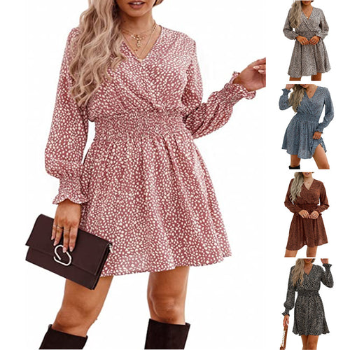 Elegant dress for women with a fitted elastic and long sleeves Lune London