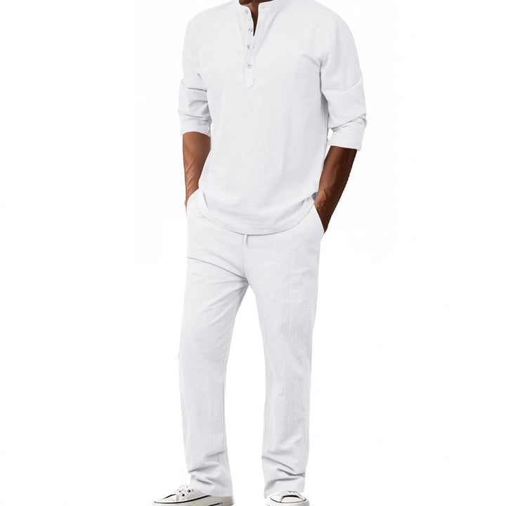 Modern leisure suit for men with an innovative boutonnière design and breathable features Lune London
