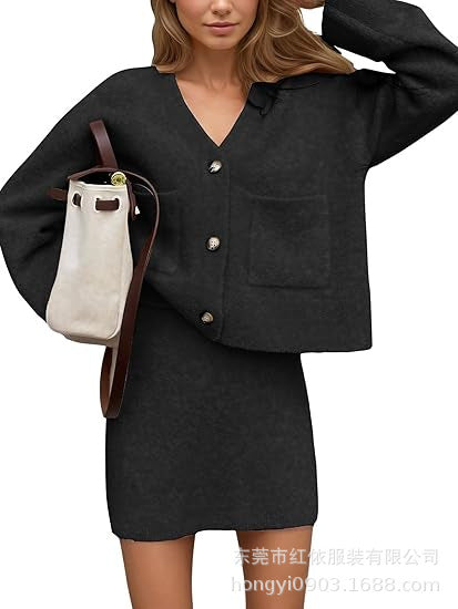 Ensemble tricot de loisirs pour femmes avec décolleté en V et détails de boutons Chic & Stil