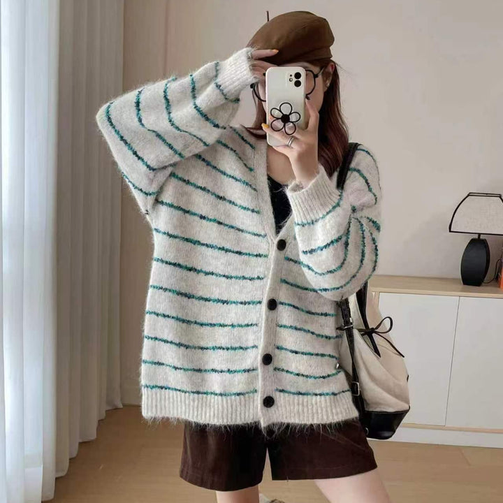 Cardigan en tricot épais pour femmes avec des rayures contrastées et des manches douces Chic & Stil