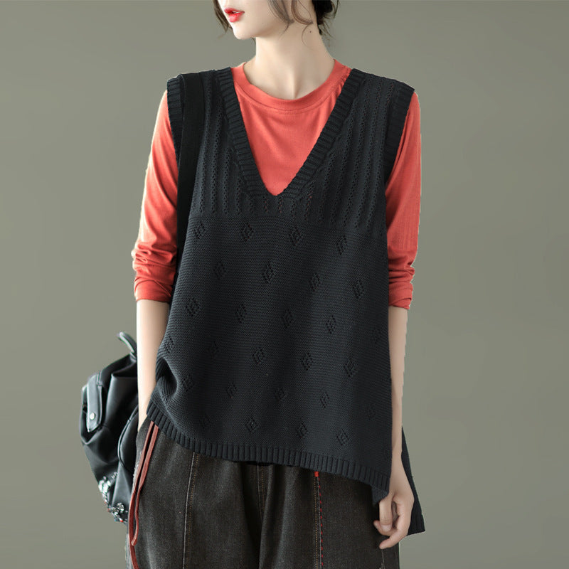 Knitted vest for women with V-neck and airy lace pattern Lune London
