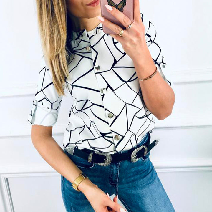 Modern blouse for women with graphic pattern and three-quarter sleeves Lune London