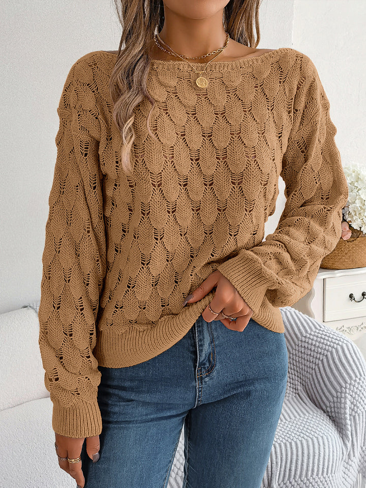 Oversized knitted sweater for women with chic knot pattern