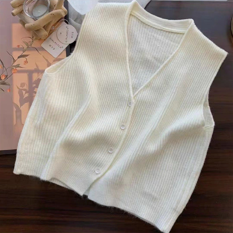 Knit vest for women with button placket and fine ribbed structure Lune London