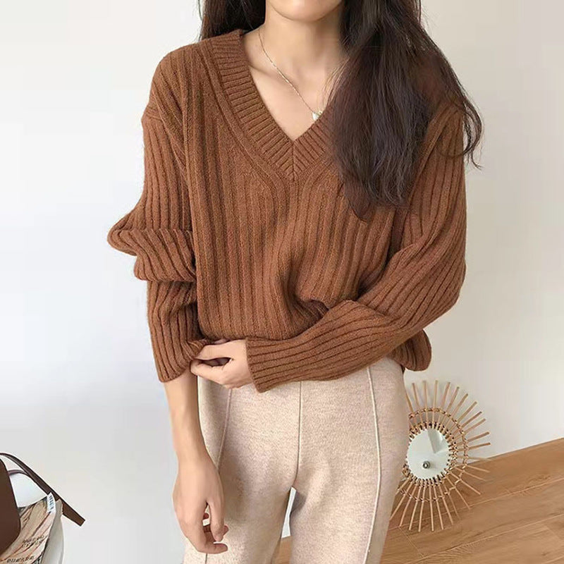 Viscose sweater for women with V-neck and ribbed design Lune London