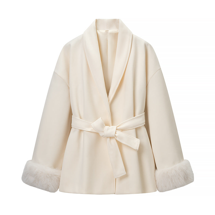 Veste féminine à la mode avec col doux doublé et ceinture à nouer Chic & Stil