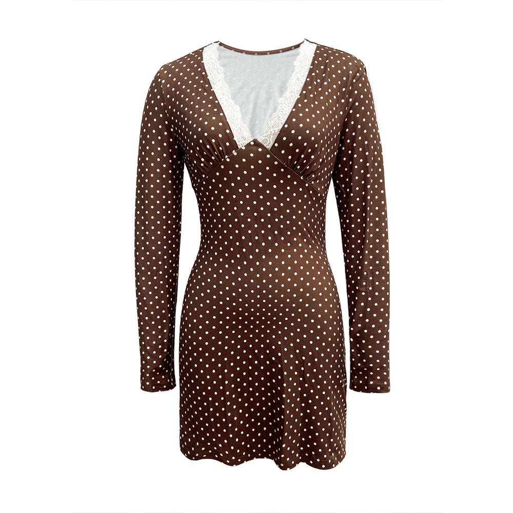 Robe mini pour femmes avec un élégant col en V et un motif à pois ludique Chic & Stil