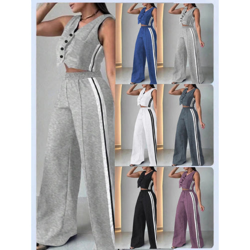 Two-piece women's sports set with a loose fit and an elastic waistband Lune London