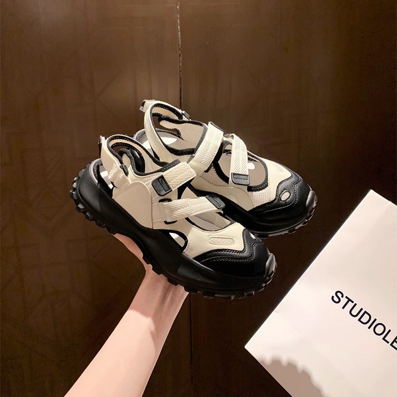 Women's Sporty Sneakers with Practical Velcro Closure and Shock-Absorbing Sole Lune London