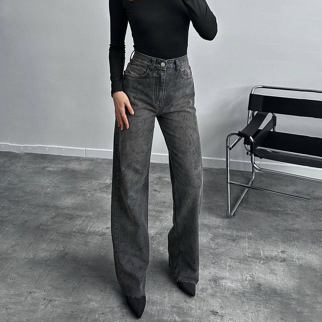 Trendy snake-pattern women's jeans with high waist and straight cut Lune London