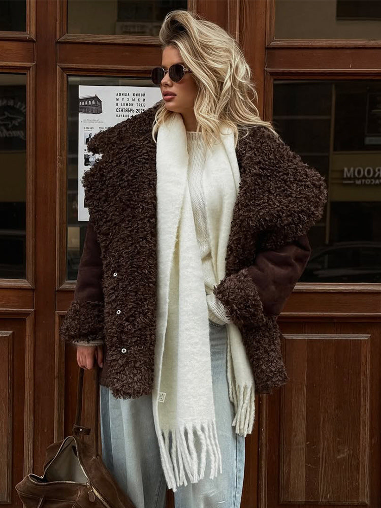 Transitional jacket for women with a voluminous faux fur collar Lune London