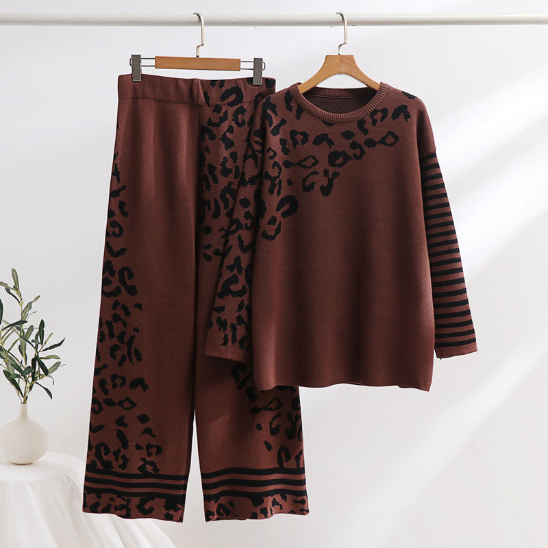 Trendy women's lounge set with animal print and wide stripes Lune London