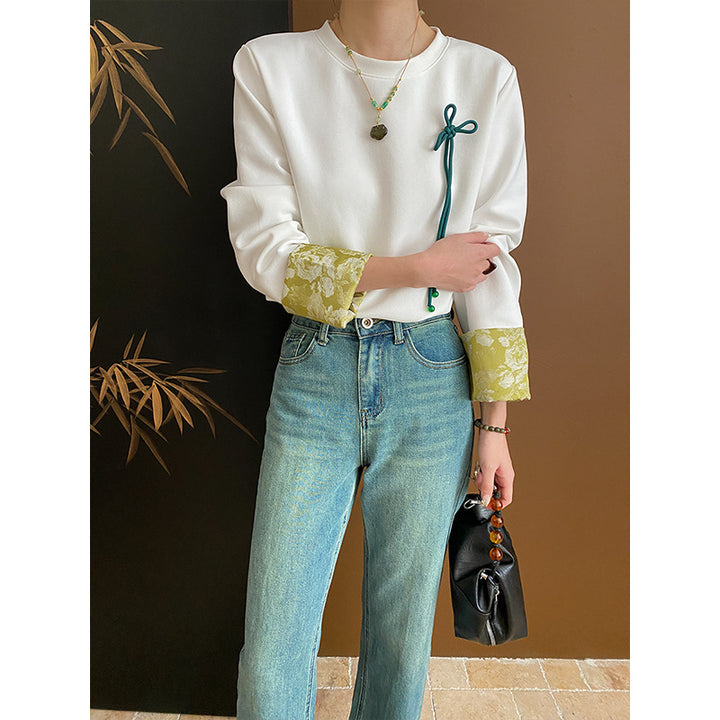 Ladies Fashionable Sweatshirt with Floral Collar Chic & Stil