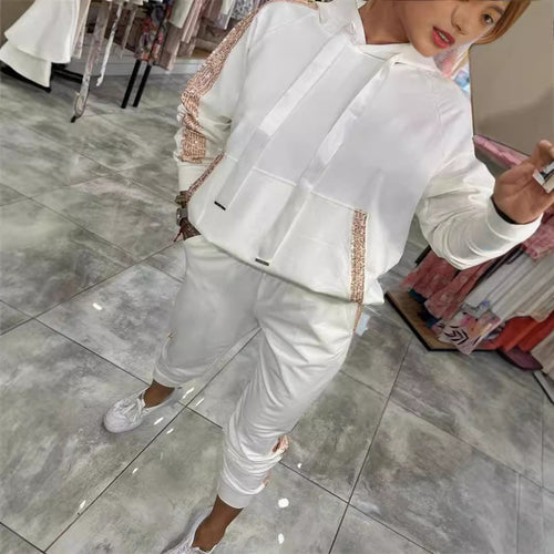 Trendy tracksuit set for women with glittering accents Lune London