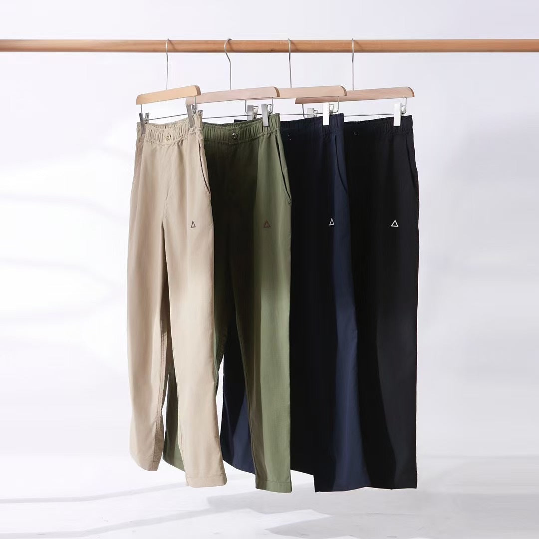 Pantalon de loisirs fonctionnel pour femmes avec taille élastique et poches latérales Chic & Stil