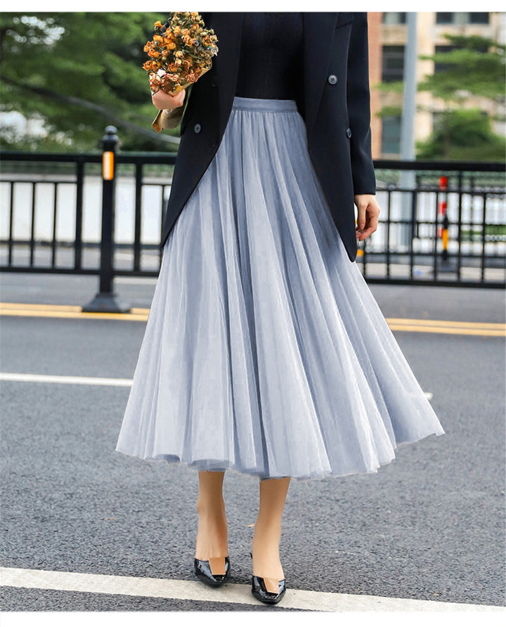 Elegant tulle skirt for women with a flared cut and an elastic waistband Lune London